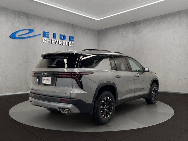 New 2027 Chevrolet Traverse Z71 w/ Enhanced Driving Package AWD/4WD image 8