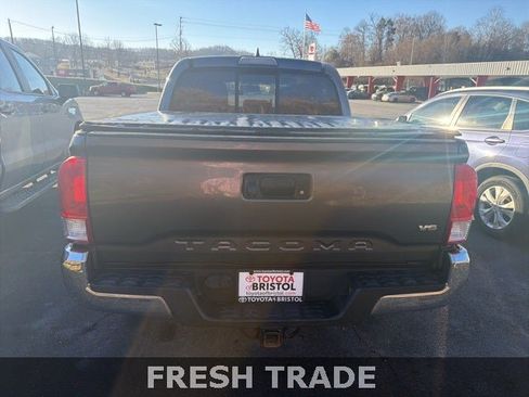 Used 2016 Toyota Tacoma SR5 image 7