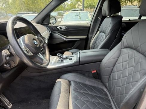 Used 2023 BMW X5 xDrive40i w/ Executive Package AWD/4WD image 3