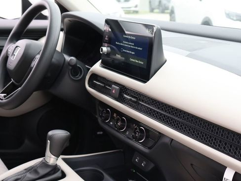 New 2026 Honda HR-V LX image 9
