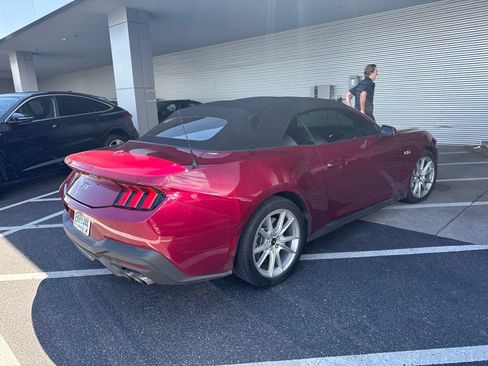 Used 2025 Ford Mustang GT Premium RWD image 3