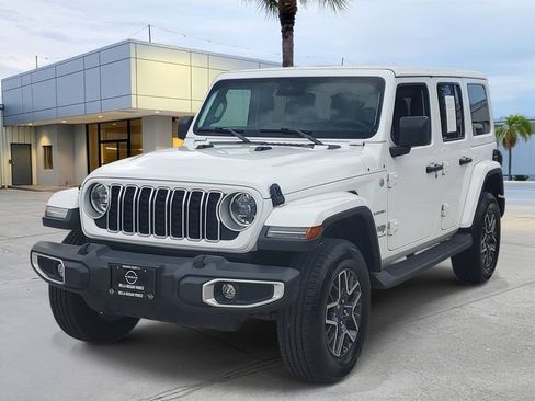 Used 2024 Jeep Wrangler Unlimited Sahara AWD/4WD image 1
