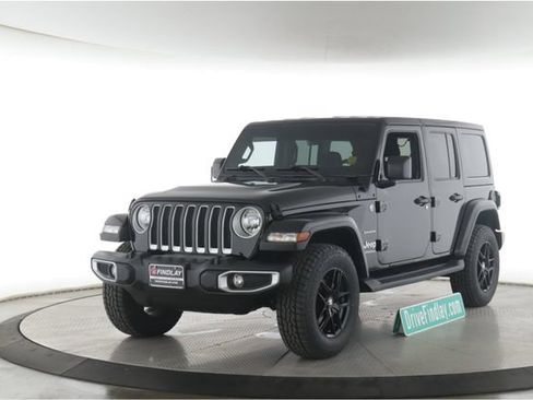 Used 2023 Jeep Wrangler Unlimited Sahara w/ Cold Weather Group AWD/4WD image 10