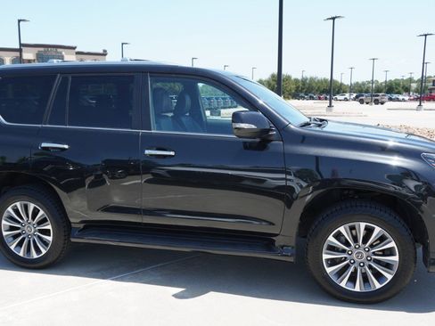 Certified 2023 Lexus GX 460 Luxury w/ Accessory Package AWD/4WD image 4