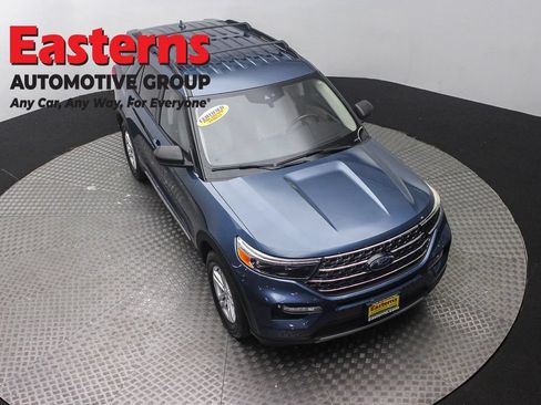 Used 2020 Ford Explorer XLT w/ Equipment Group 202A RWD image 3