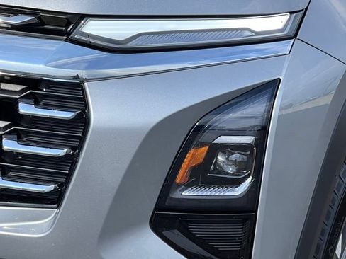 Used 2026 Chevrolet Equinox LT AWD/4WD image 33