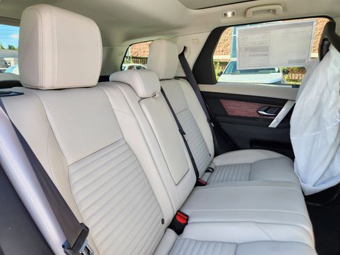 New 2025 Land Rover Discovery Sport S image 11