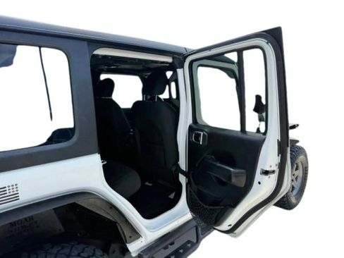 Used 2018 Jeep Wrangler Unlimited Sport S AWD/4WD image 14