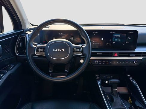 Used 2024 Kia Sorento S image 19