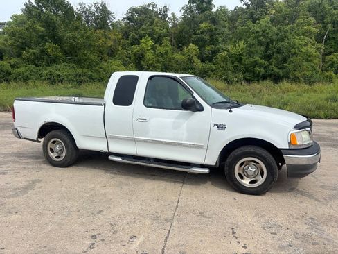 Used 2003 Ford F150 XLT RWD image 5