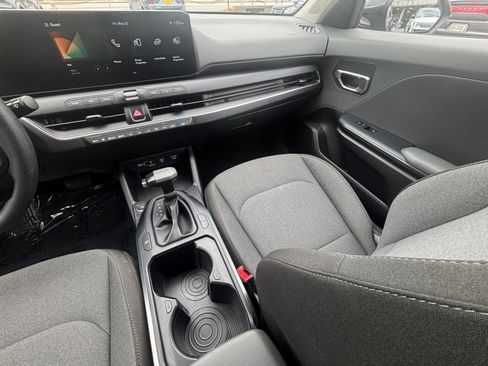 Used 2025 Kia K4 FWD image 35