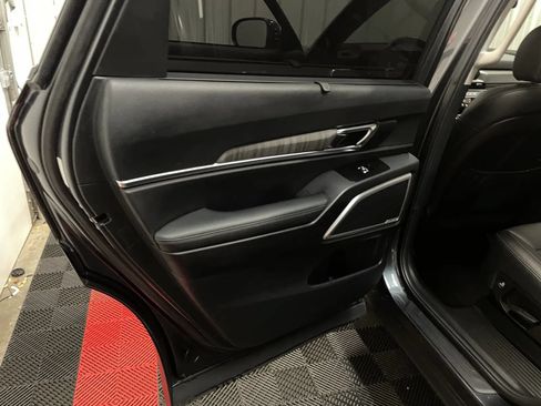 Used 2023 Kia Telluride EX FWD image 37
