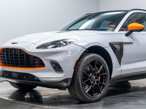 Used 2021 Aston Martin DBX AWD/4WD image 4
