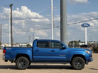 Used 2016 Toyota Tacoma SR5 w/ Towing Package RWD video 3
