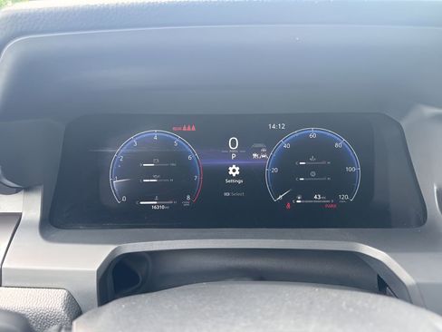 Used 2025 Toyota Tacoma TRD Sport AWD/4WD image 23