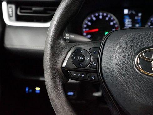 Used 2022 Toyota RAV4 XLE w/ Convenience Package FWD image 14