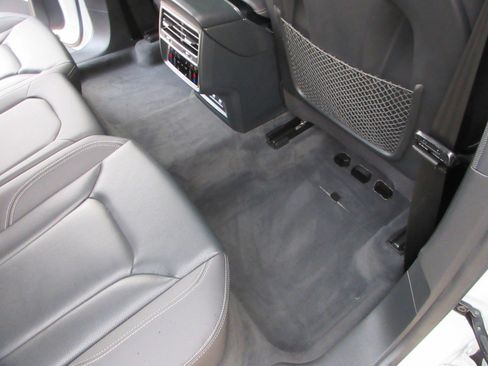 Used 2020 Audi Q8 Premium Plus image 22