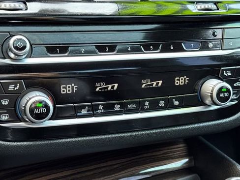 Used 2020 BMW 530i w/ Convenience Package image 23