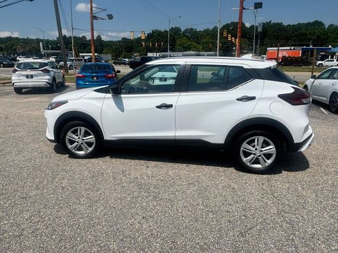 Used 2024 Nissan Kicks S FWD image 13