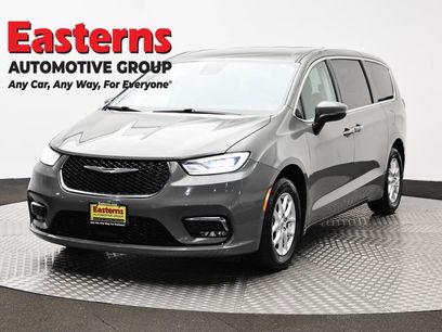 Used 2023 Chrysler Pacifica Touring-L