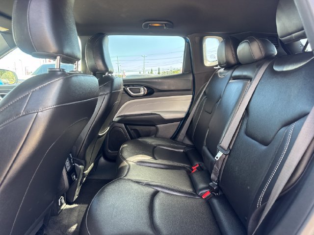Used 2025 Jeep Compass Limited AWD/4WD image 11