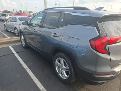 Used 2019 GMC Terrain SLE w/ Driver Convenience Package FWD image 2