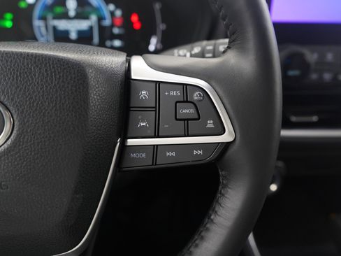 Used 2024 Toyota Grand Highlander XLE image 29