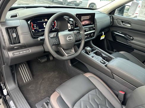 New 2026 Nissan Pathfinder Platinum AWD/4WD image 29