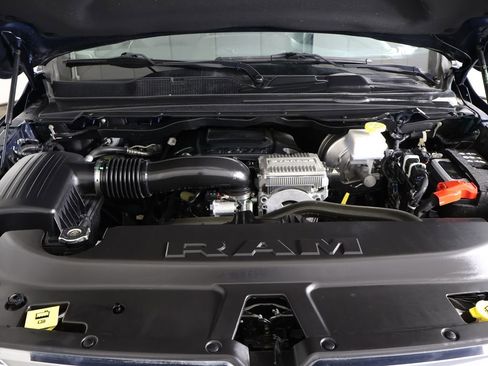 Used 2023 RAM 1500 Laramie AWD/4WD image 19