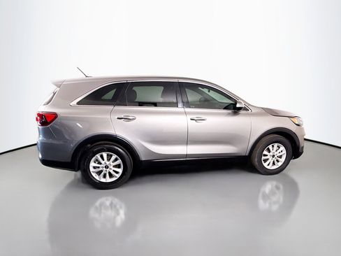 Used 2019 Kia Sorento L FWD image 11