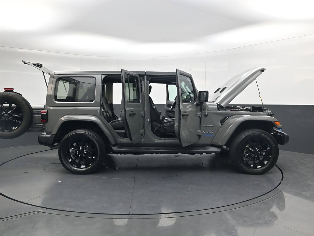 Used 2022 Jeep Wrangler Unlimited Sahara AWD/4WD image 41
