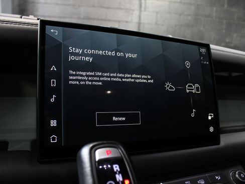 Used 2024 Land Rover Defender 110 SE image 65