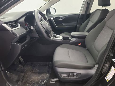 Used 2025 Toyota RAV4 XLE image 26