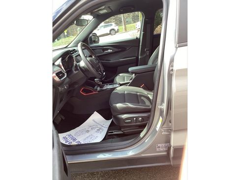 Used 2023 Chevrolet TrailBlazer RS AWD/4WD image 9