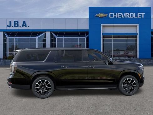 New 2026 Chevrolet Suburban RST w/ RST Capability Package AWD/4WD image 5