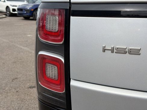 Used 2019 Land Rover Range Rover HSE image 10