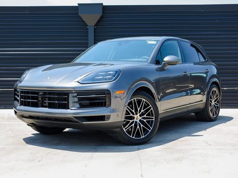 Certified 2025 Porsche Cayenne AWD/4WD image 1