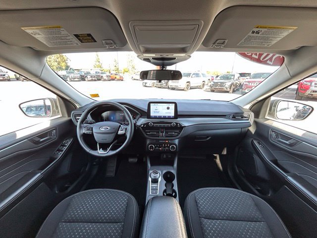 Used 2025 Ford Escape Active AWD/4WD image 13
