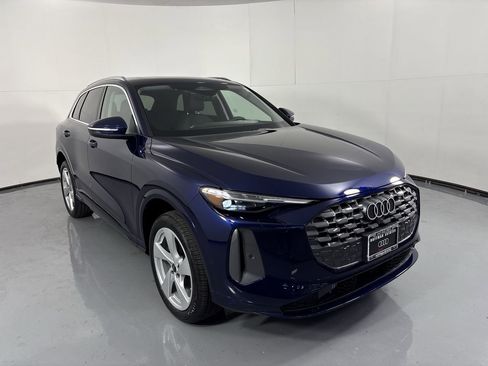 Used 2025 Audi Q5 Premium Plus w/ Premium Plus image 3