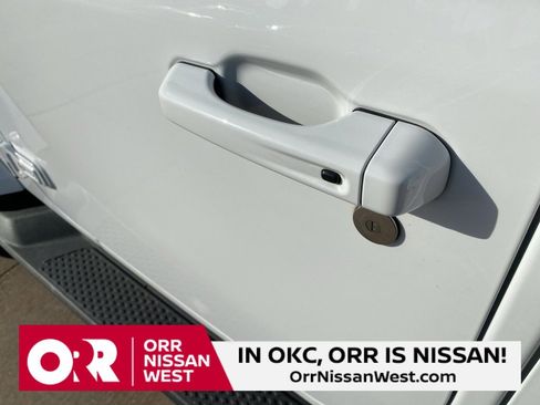 Used 2023 Jeep Gladiator Overland image 12