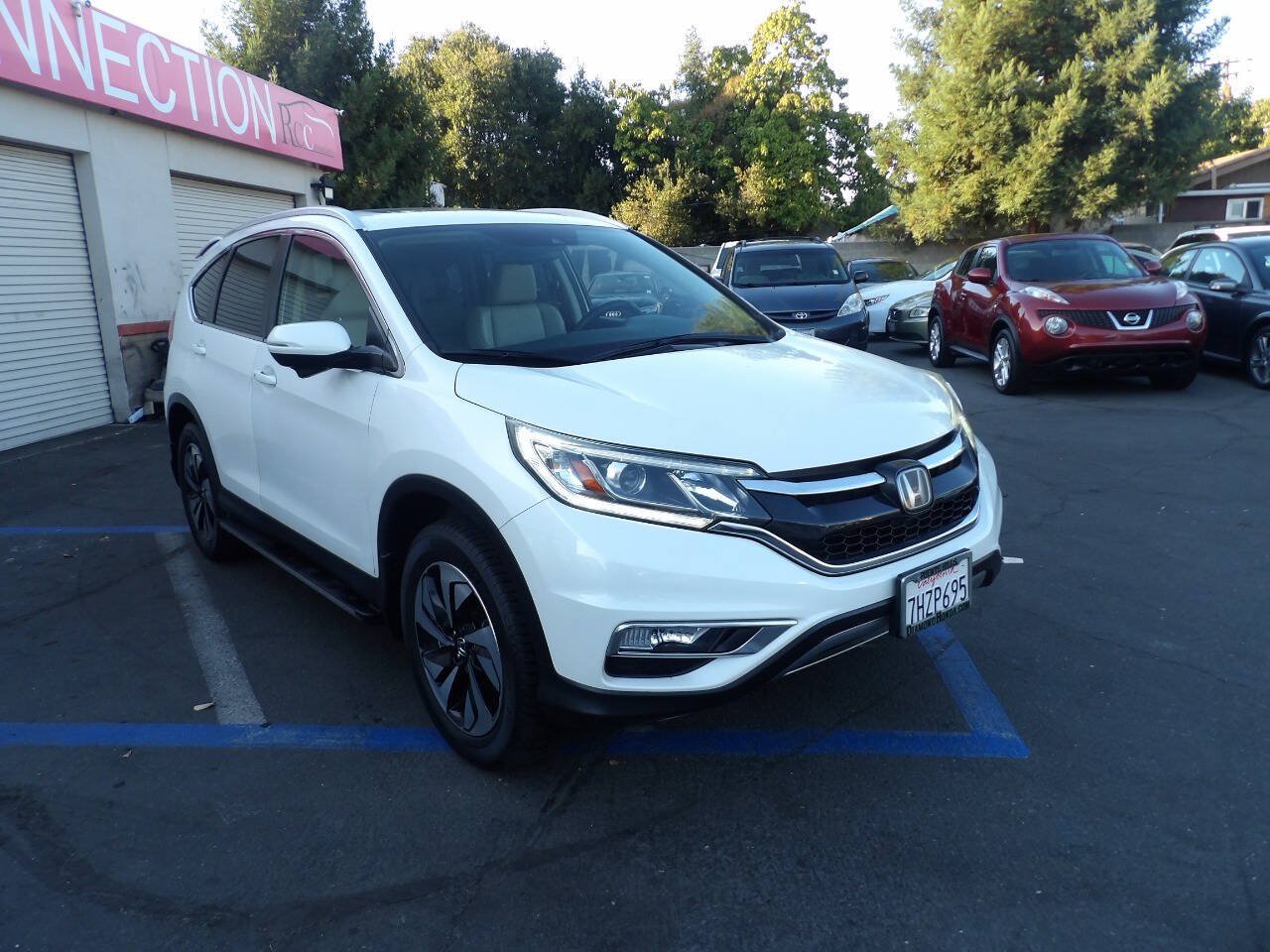 Used 2015 Honda CR-V Touring image 2