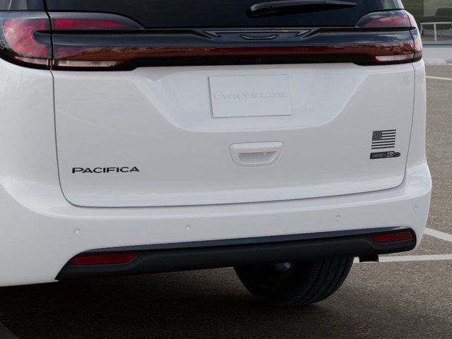 New 2027 Chrysler Pacifica Select AWD/4WD image 13