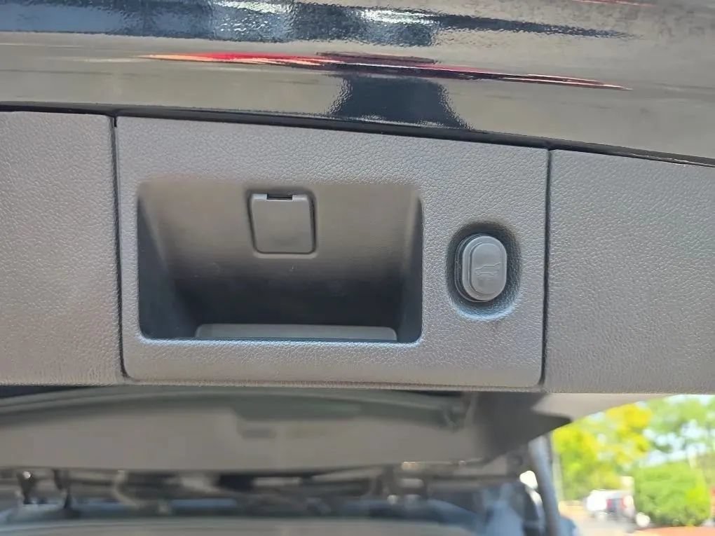 Used 2019 Cadillac Escalade Platinum AWD/4WD image 54