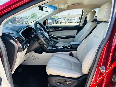 Used 2017 Ford Edge Titanium w/ Technology Package FWD image 3