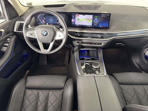 Used 2024 BMW X7 xDrive40i w/ Climate Comfort Package image 5