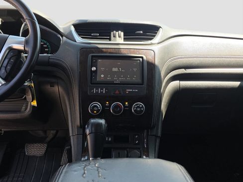 Used 2016 Chevrolet Traverse LT FWD image 12