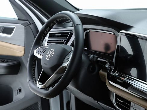 New 2026 Volkswagen Atlas Cross Sport SE image 74