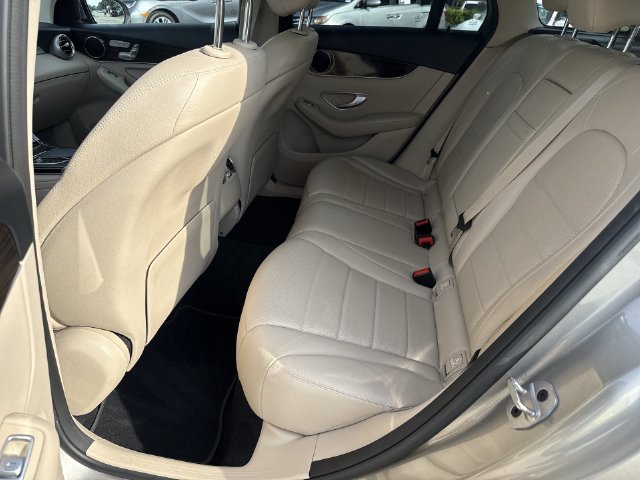 Used 2021 Mercedes-Benz GLC 300 image 15