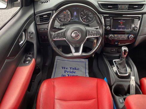Used 2019 Nissan Rogue S w/ Special Edition Package FWD image 11