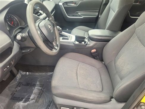 Used 2021 Toyota RAV4 XLE image 19